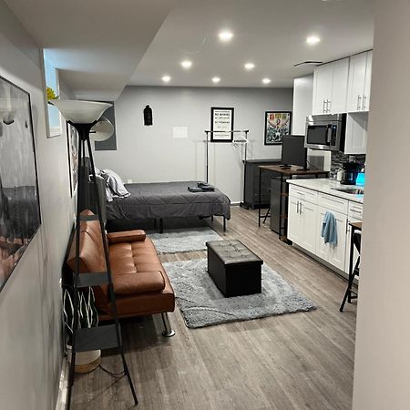 Urban Retreat Basement Studio Only Two Blocks From Metro! Off Street Parking! 华盛顿哥伦比亚 外观 照片